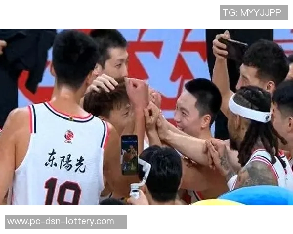 赵睿官宣退出后现身广东新疆队表态回应怒怼球迷事件引发热议